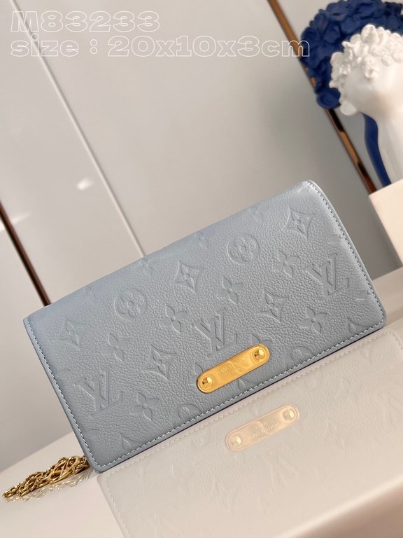 Exclusive M83233 Light Blue 】Crafted from soft grained Monogram Empreinte leather, this Wallet On Chain Lily is a compact flap pouch with a sharp rectangular silhouette and understated vintage styling that keeps essentia