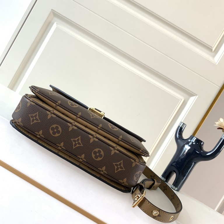 Top PremiumExclusive Actual M41465 M44876 The Métis clutch exudes elegance in its compact shape. Crafted in soft Monogram canvas, it is compact in size and features several practical pockets and compartments. Again the m