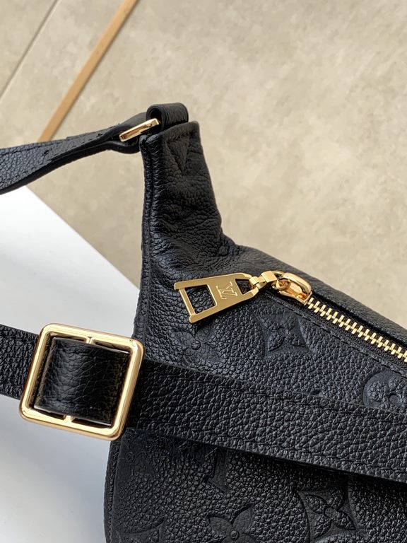 SpecialLouis Vuitton new models to come! Counter quality, original single goods, physical reality!  M44836 white M44812 black leather BUMBAG chest bag, pattern models can be used as a fanny pack, shoulder bag, cross-body