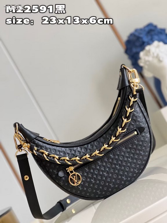 Exclusive M22591 Black 】The Loop bag, made of cowhide leather, is decorated with a miniature version of the Monogram pattern. The colorful silkscreened LV monogram logo and Monogram floral pattern create a gentle contras