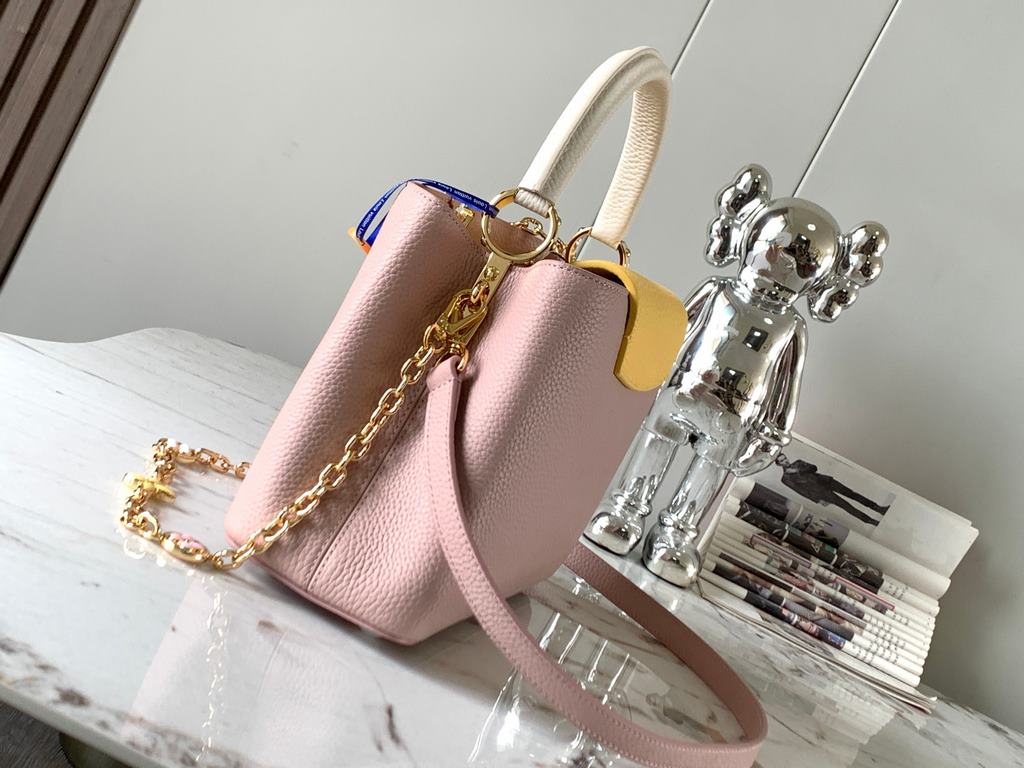 special grade[Extra Fine Original Leather   M20708 Grapefruit Pink Floral Triple]The Capucines medium handbag basks in the baptism of the new season the metallic Monogram florals are hand-polished and enameled to reveal 