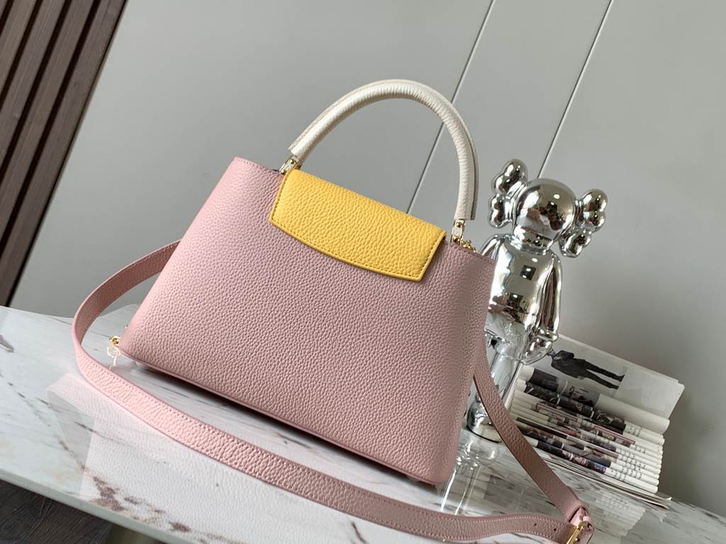 special grade[Extra Fine Original Leather   M20708 Grapefruit Pink Floral Triple]The Capucines medium handbag basks in the baptism of the new season the metallic Monogram florals are hand-polished and enameled to reveal 