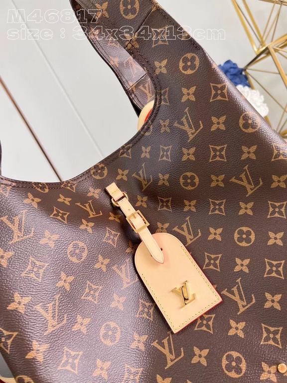 Exclusive M46817 】This large Atlantis bag is made from Monogram canvas and features an innovative shopper shape with an attention-grabbing LV monogram nameplate that emphasizes the brand's identity. The zippered interior