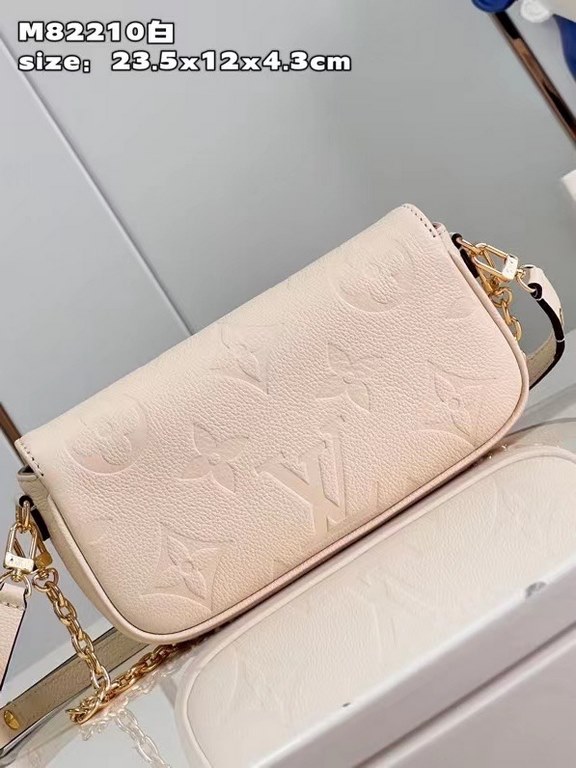 M82210 White 】The Wallet on Chain Ivy is embossed with a large Monogram pattern on grained Monogram Empreinte leather, making it an on-trend choice for everyday and evening occasions. The short chain and detachable, adju