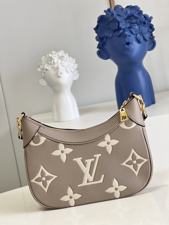 SpecialtyExclusive M46091 Khaki] M46002 This Bagatelle handbag is shaped in Monogram Empreinte soft-grain leather, with a large embossed pattern accentuated by color contrasts. The all-leather embossed pea bag explores o