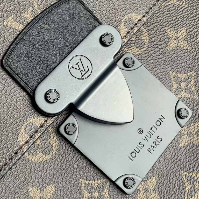 Top of the lineThe M80560S LOCK 4A bag is made of Monogram Macassar canvas and features a new and innovative S-shaped closure inspired by Georges Vuitton's hard case closure from 1886. With a large main compartment and 6