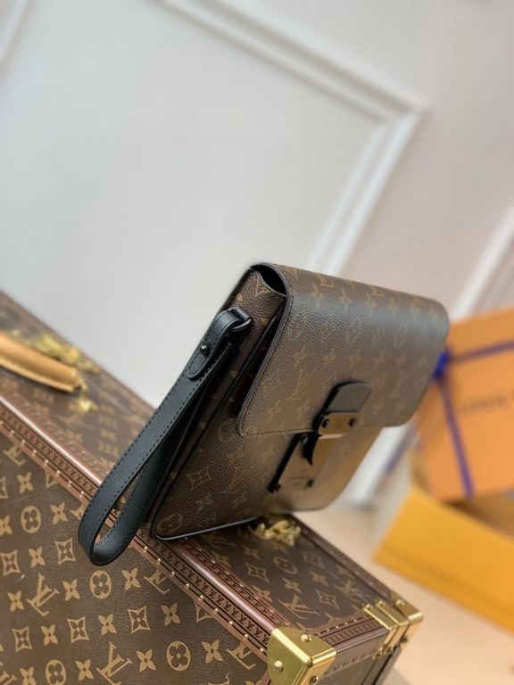 Top of the lineThe M80560S LOCK 4A bag is made of Monogram Macassar canvas and features a new and innovative S-shaped closure inspired by Georges Vuitton's hard case closure from 1886. With a large main compartment and 6