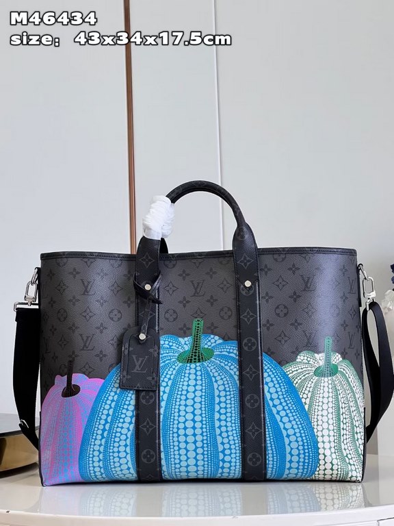 M46434 】The Louis Vuitton x Yayoi Kusama Collaboration features the LV x YK Weekend Tote Bag, which combines the classic Monogram motif with the artist's iconic pumpkin. Yayoi Kusama's childhood fascination with the warm