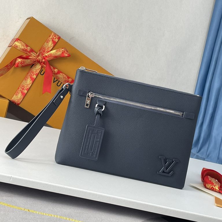 Top    Overseas Original M69837 Dark Blue Exclusive real photo! The new LV Aerogram clutch is a restrained design with an on-trend twist. The soft, supple cowhide leather resembles an old-fashioned airline letterhead, wh