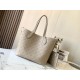 Special grade[ M21850 Elephant Gray].The Blossom large handbag is made from perforated cowhide leather in a laid-back style that's practical and functional. The interior compartment features a removable zippered pocket t