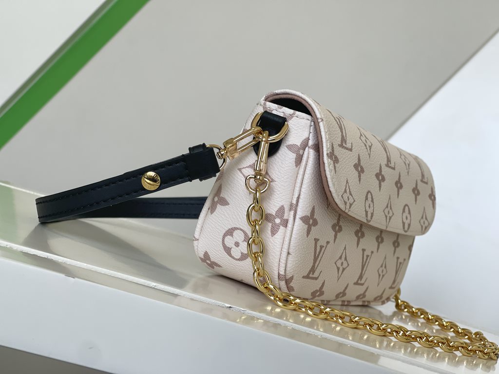 M83091 White FlowersCrafted from Monogram canvas, the Wallet On Chain handbag is inspired by the Sac Recoleta bags of the 2000s. The full leather embossed chain crossbody woc small satchel oo[handshake][handshake] has a 