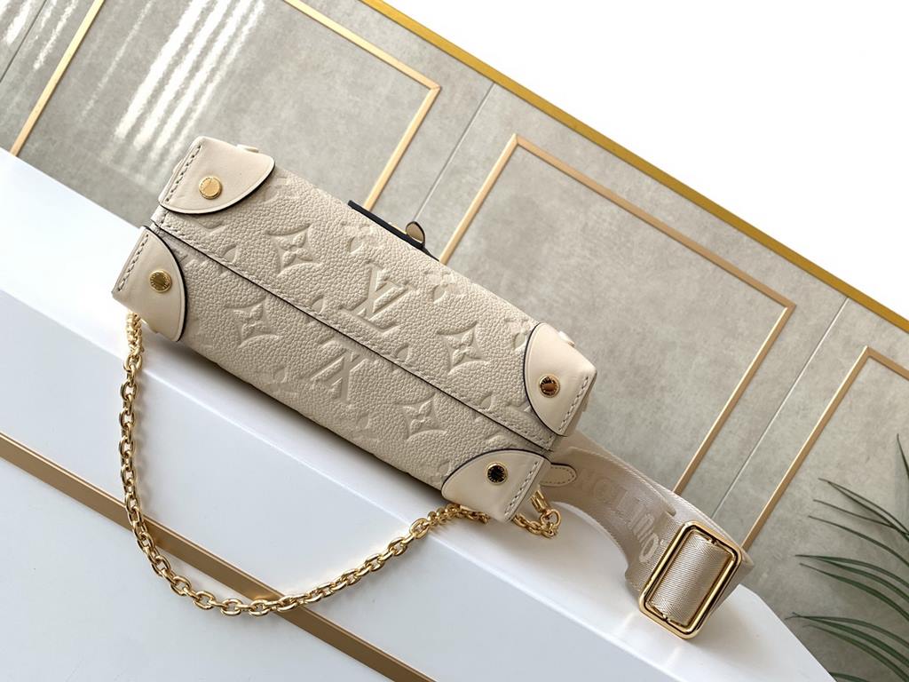 Top of the lineCrafted from embossed Monogram Empreinte leather, the Petite Malle Souple is a soft-sided version of the now iconic Petite Malle. Incorporating studded leather corners and a logoed leather luggage tag, it 