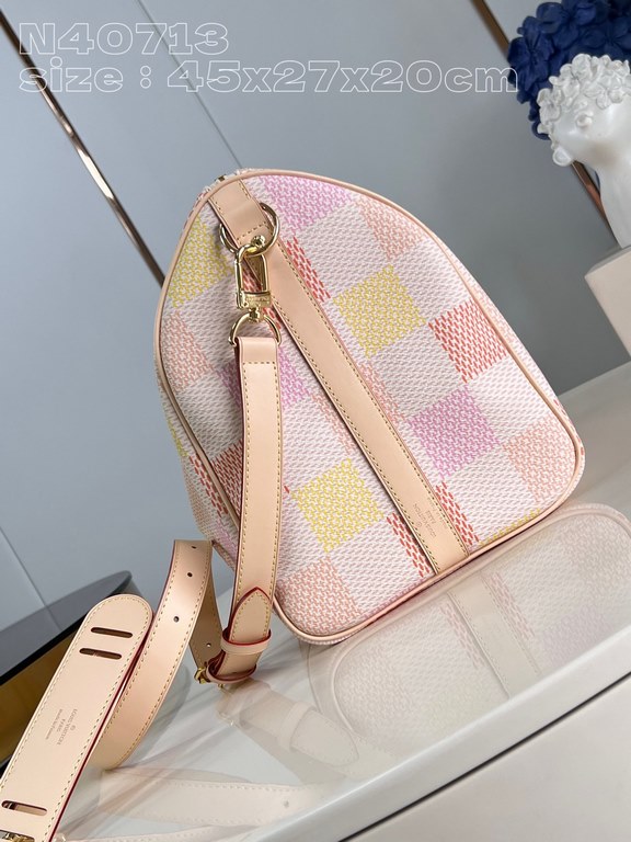 【Exclusive Actual N40713 Pink Grid 】This Keepall 45 Bandoulière handbag is made of Damierlicious coated canvas with a charming giant Damier pattern that blends four different pastel shades. This cabin-sized bag features 