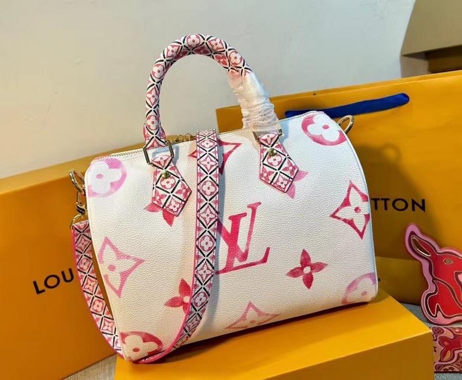 The new M23073 powder-coated Speedy Bandoulière 25 handbag is made of coated canvas with a pastel effect of the Giant Monogram pattern, and an intricate pattern of trims, handles, handle loops and lining inspired by the 