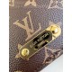 M82509 vintage 】Lily wallet on chain is made from Monogram canvas and combines a sleek rectangular shape with a subtle vintage look. Its flap features gold-tone panels, studs and the Louis Vuitton logo. Large enough to c