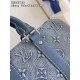 Exclusive M22762 】This Keepall Bandoulière 25 handbag showcases the vintage-inspired texture of Monogram Washed Demin canvas, with embossed and hand-painted Monogram motifs that resemble faded denim that has been baptize