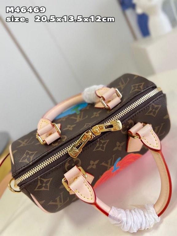 M46469 LV x YK SPEEDY BANDOULIèRE 20 Handbag Old Flower (Pumpkin) Crafted from classic Monogram canvas, the Nano Speedy handbag exudes ultimate femininity and is ideal for carrying your everyday essentials. The perfect m