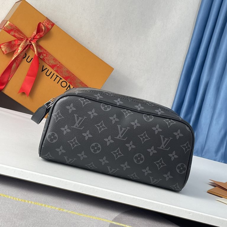 Top    Overseas Original M47528 Black Flower Exclusive! Louis Vuitton's iconic Monogram canvas and cowhide leather trimmings give the Dopp toiletry bag its classic charm, with a generous interior for safe storage of toil