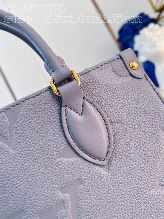 Exclusive M45653 Light Blue Embossed 】M46840 This OnTheGo pouch is crafted from Monogram Empreinte leather in a gentle palette of LV's letters and Monogram floral embossing, which shimmers in the small, square shape. A r