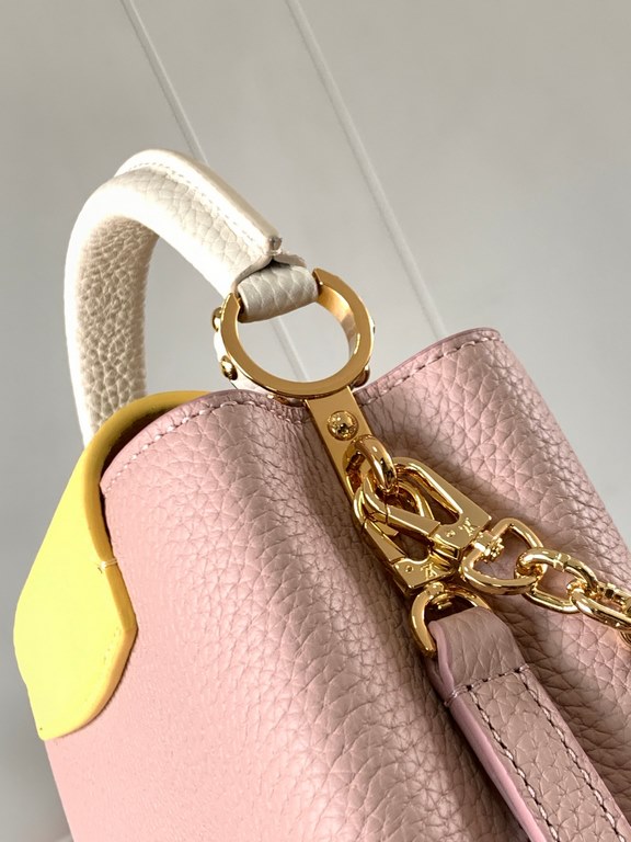 special gradeM20845 Grapefruit Pink Floral TricotThis Capucines mini handbag is a soft and feminine piece a Taurillon leather body with a light-colored flap and top handle, and an enameled Monogram floral chain that can 