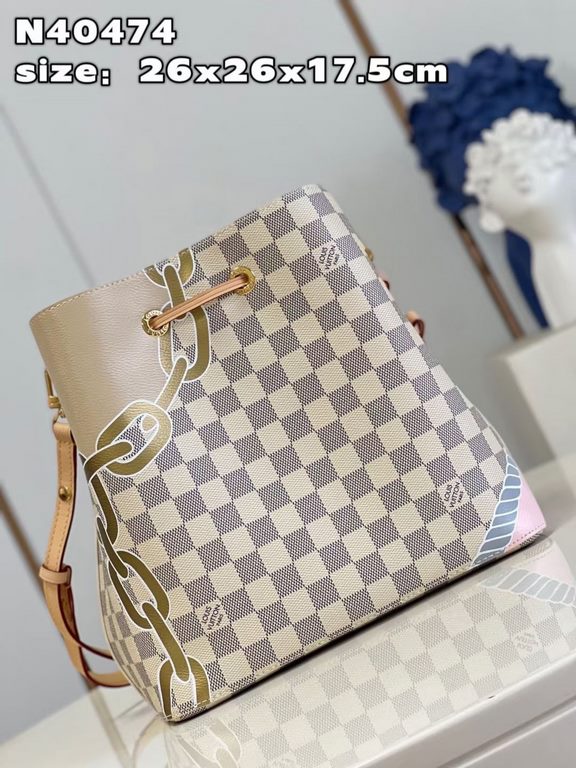 N40474 】This medium NéoNoé bag is made of Damier Azur canvas and features a nautical print of ropes and chains for a summery look. The zippered interior pocket keeps your essentials safe, while the adjustable shoulder st