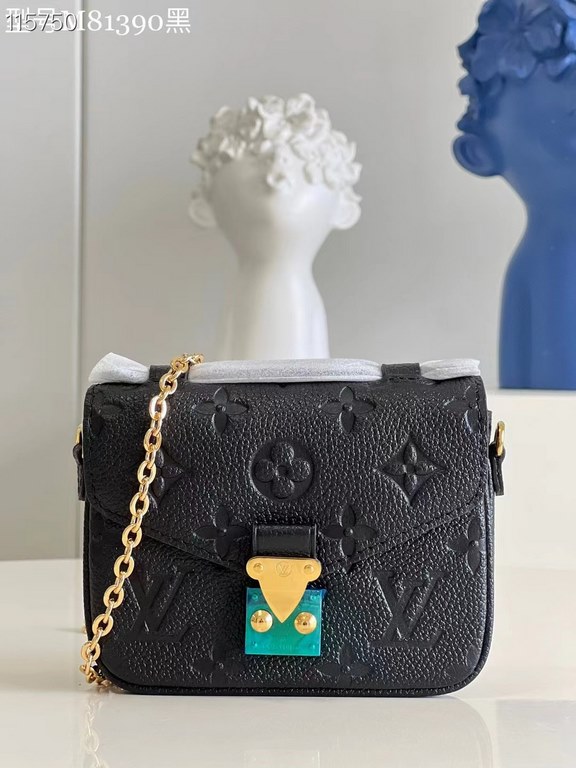 TopM81390 Black  This Micro Métis messenger chain bag is crafted from supple Monogram Empreinte leather and condenses the design of the classic Pochette Métis handbag into a pocket-sized version.The S-lock closure is der