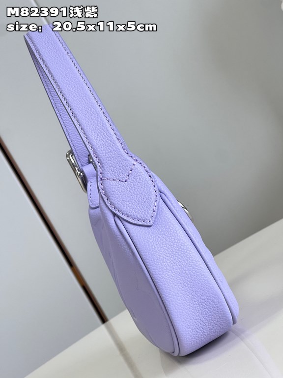 Exclusive M82391 Light Purple 】M82426 Mini Moon is crafted from supple Monogram Empreinte embossed leather, with eye-catching details like the LV Circle logo on the zipper closure giving it a jewel-like finish. The on-tr