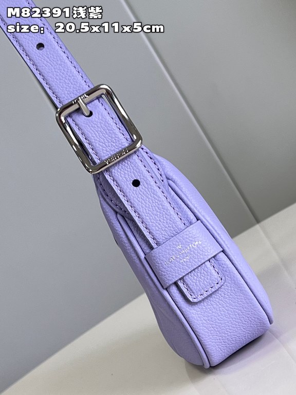 Exclusive M82391 Light Purple 】M82426 Mini Moon is crafted from supple Monogram Empreinte embossed leather, with eye-catching details like the LV Circle logo on the zipper closure giving it a jewel-like finish. The on-tr