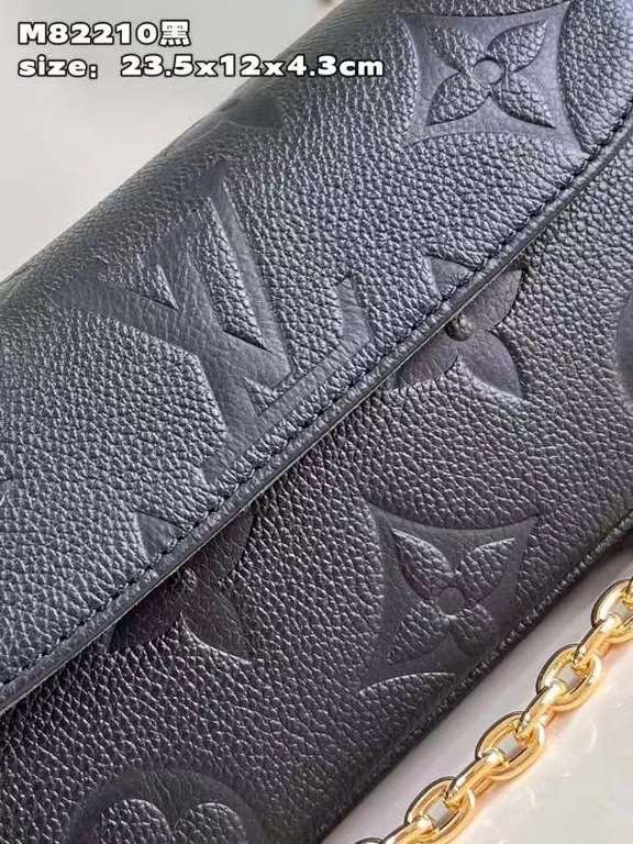 M82210 Black 】The Wallet on Chain Ivy is embossed with a large Monogram pattern on grained Monogram Empreinte leather, making it an on-trend choice for everyday travel and evening occasions. The short chain and detachabl