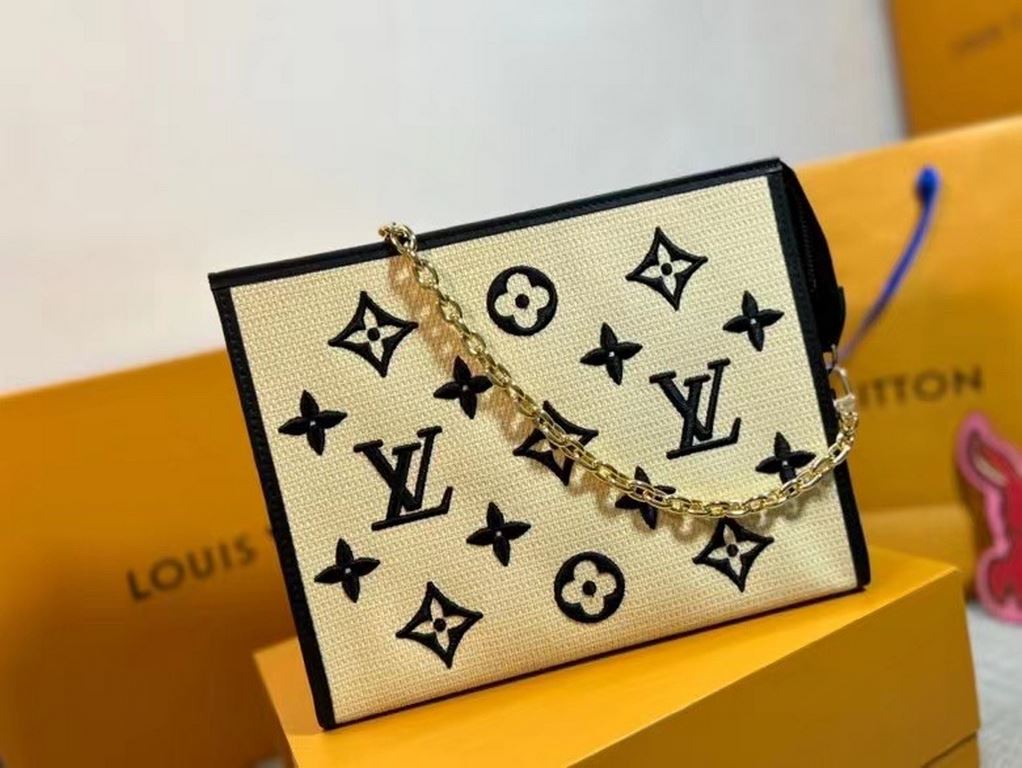 M82521, LV Wash Bag, Cosmetic Bag Chain is crafted from natural cotton with a black flower bet lettering pattern and coordinating leather trim. This model was inspired by the Poche Toilette cosmetic bag created in 1901, 