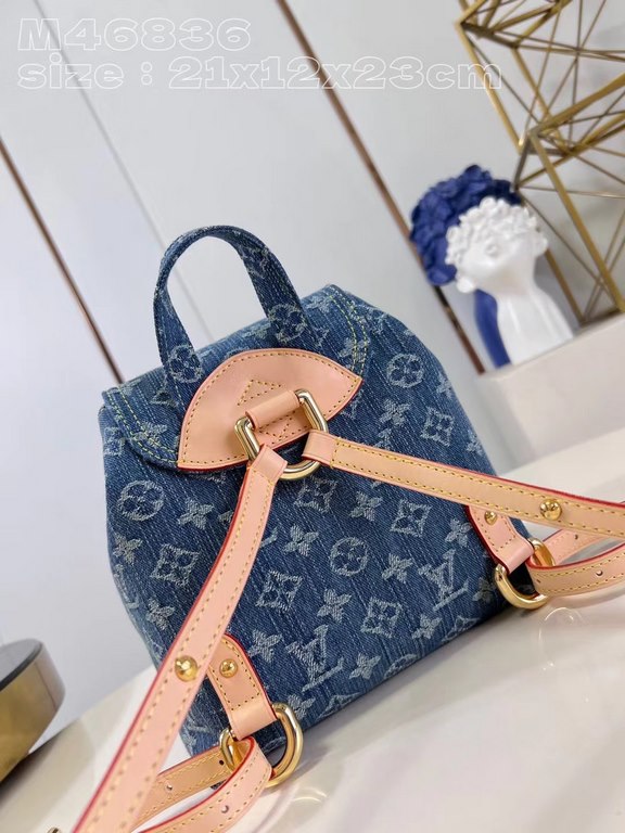 M46836 】The Venice shoulder bag is made of Monogram Denim denim canvas woven from certified cotton and sandwashed to accentuate the sharp lines. Size 21-12-23