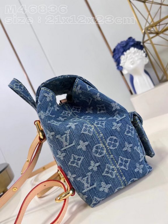 M46836 】The Venice shoulder bag is made of Monogram Denim denim canvas woven from certified cotton and sandwashed to accentuate the sharp lines. Size 21-12-23