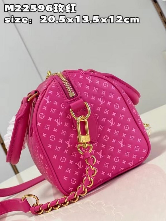 M22596 Rose M22286 Speedy 20 handbag from the Nanogram special collection in cowhide leather with a miniature version of the Monogram pattern. The chic silhouette is recognizable by its engraved padlock and comes with a 