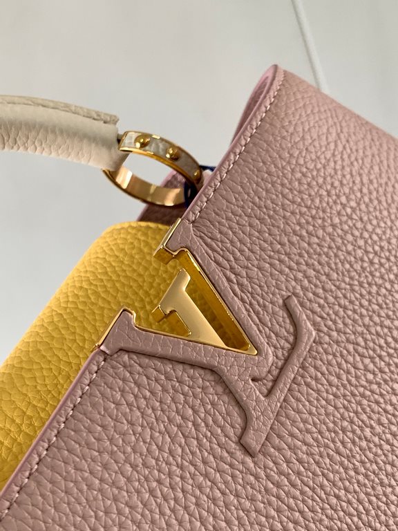 special gradeM20844 Grapefruit Pink Floral TrioThis Capucines BB bag is made of Taurillon leather, with shades of the same color, making the classic shape even more striking. With an enameled Monogram floral chain, it ca