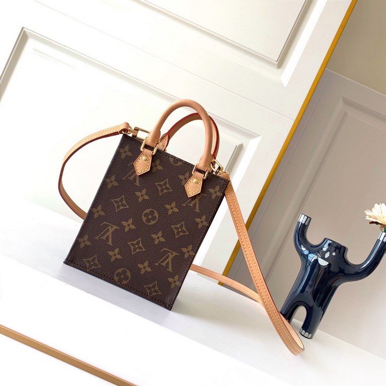 Top   Replica M69442 Organ Bag PETIT SAC PLAT Handbag Petit Sac Plat Handbag A pocket-sized version of Louis Vuitton's iconic Sac Plat handbag in Monogram canvas with top handles and a detachable leather shoulder strap. 