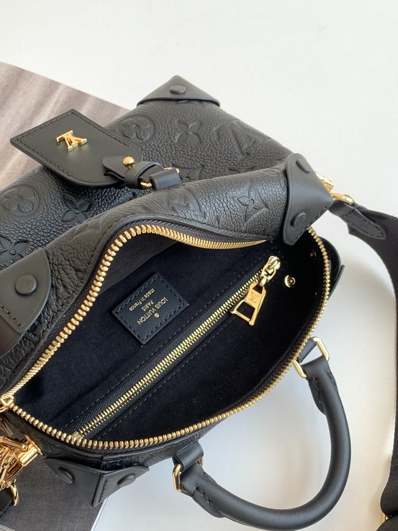 Top of the lineCrafted from embossed Monogram Empreinte leather, the Petite Malle Souple is a soft-sided version of the now iconic Petite Malle. Incorporating studded leather corners and a logoed leather luggage tag, it 