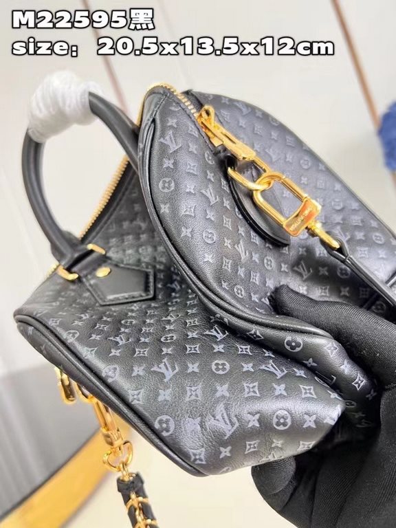 M22595 Black The Speedy 20 handbag from the Nanogram special collection is made of cowhide leather with a miniature version of the Monogram pattern. The chic silhouette is recognizable by its engraved padlock and feature