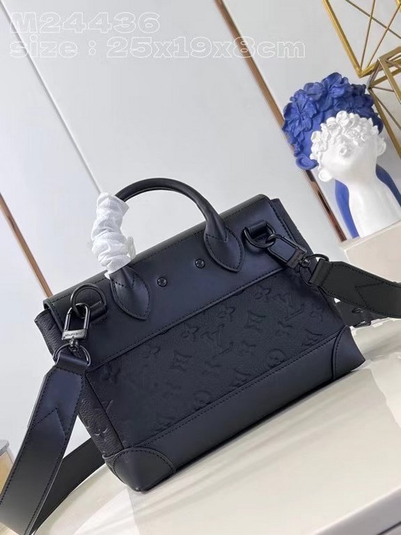 Top M24436 This small Steamer pouch harks back to Louis Vuitton's traditional Steamer luggage design in supple Monogram-embossed Taurillon leather with its signature chain and pin buckle. Functionality and space allow fo