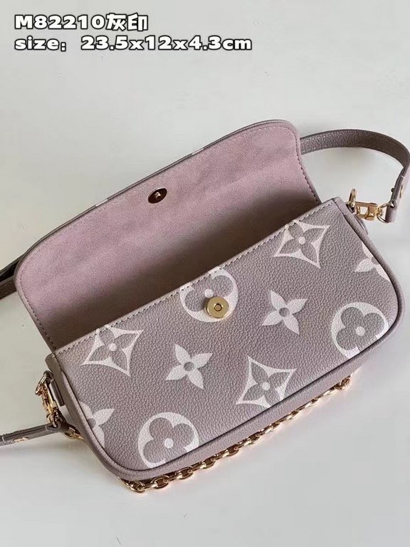 Exclusive M82210 Gray Print 】The Wallet on Chain Ivy is embossed with a large Monogram pattern on grained Monogram Empreinte leather, making it an on-trend choice for everyday and evening occasions. The short chain and d