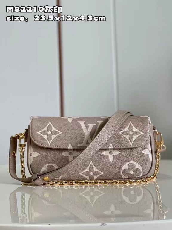 Exclusive M82210 Gray Print 】The Wallet on Chain Ivy is embossed with a large Monogram pattern on grained Monogram Empreinte leather, making it an on-trend choice for everyday and evening occasions. The short chain and d