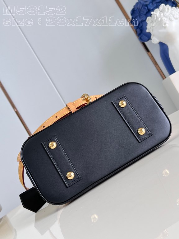 Exclusive M53152 WHITE FLOWER 】M46922 Nicolas Ghesquière's new Monogram Dune canvas for the Alma BB bag is a statement in a subtle dune color palette. Semi-aged cowhide trimmings give a modern twist to the classic shape.