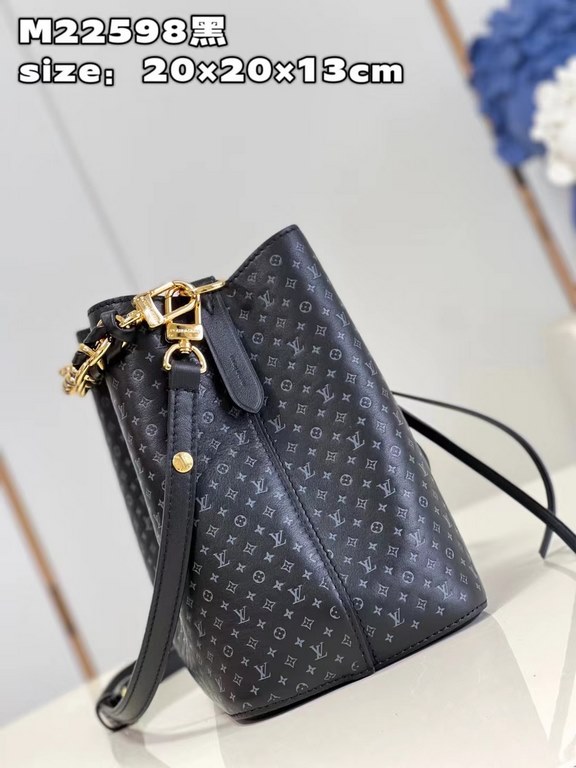 M22598 Black This NeoNoé BB bucket bag is crafted from supple calfskin embellished with a Nano Monogram pattern and adorned with a small LV and Monogram floral print in a slightly contrasting color palette. The leather b