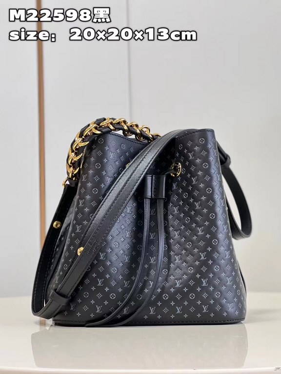 M22598 Black This NeoNoé BB bucket bag is crafted from supple calfskin embellished with a Nano Monogram pattern and adorned with a small LV and Monogram floral print in a slightly contrasting color palette. The leather b