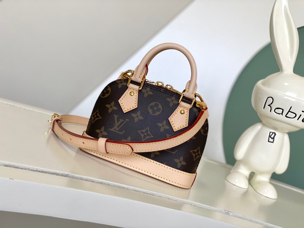 Alma Nano Shell Handbag] M82717 Old Flower (Color Change Leather)MINI SHELL BAG COLLECTION New launch Nano Alma handbag Reproducing the emblematic Alma bag in a miniature version of the Nano Alma. Louis Vuitton's signatu