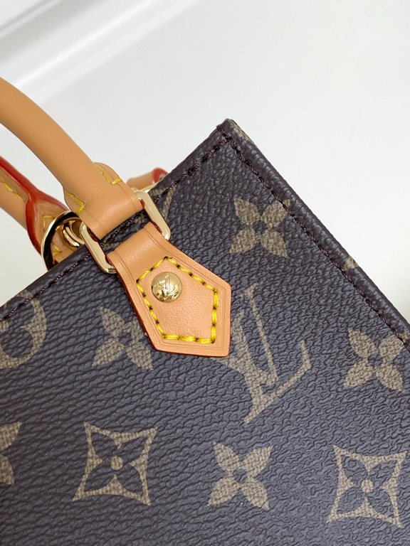 Top M81295 old flower leather is genuine French A quality, handmade oiled edge details are very exquisite Size 14x17x5