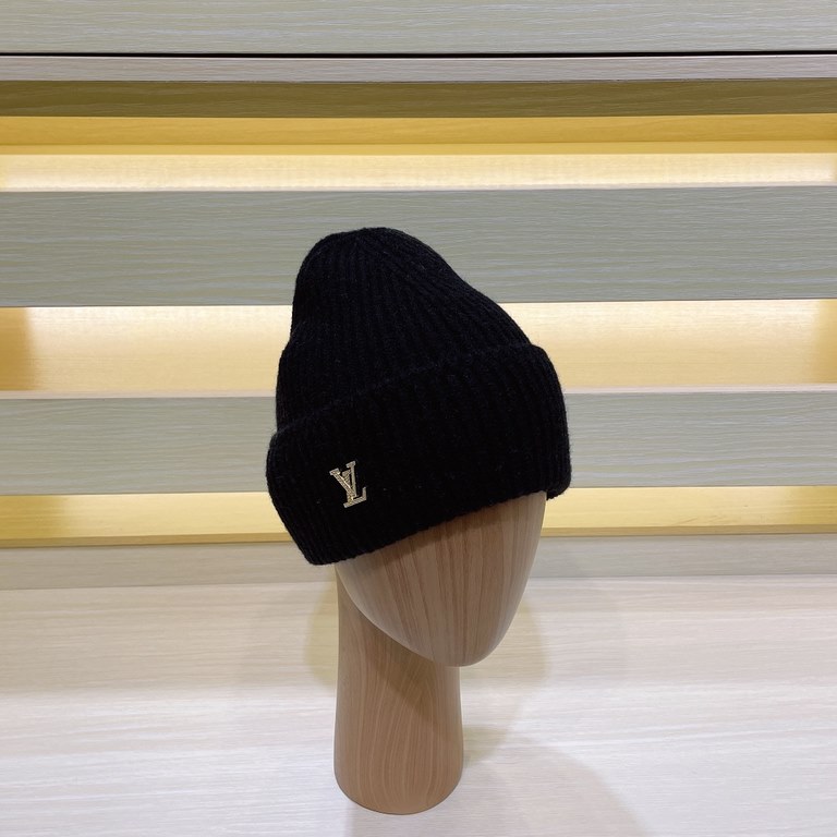 Lv official website knit capVery versatile Men and women universal pro can look at the details, neat workmanship Breathable and comfortable, using imported wool material! Hipster must have!