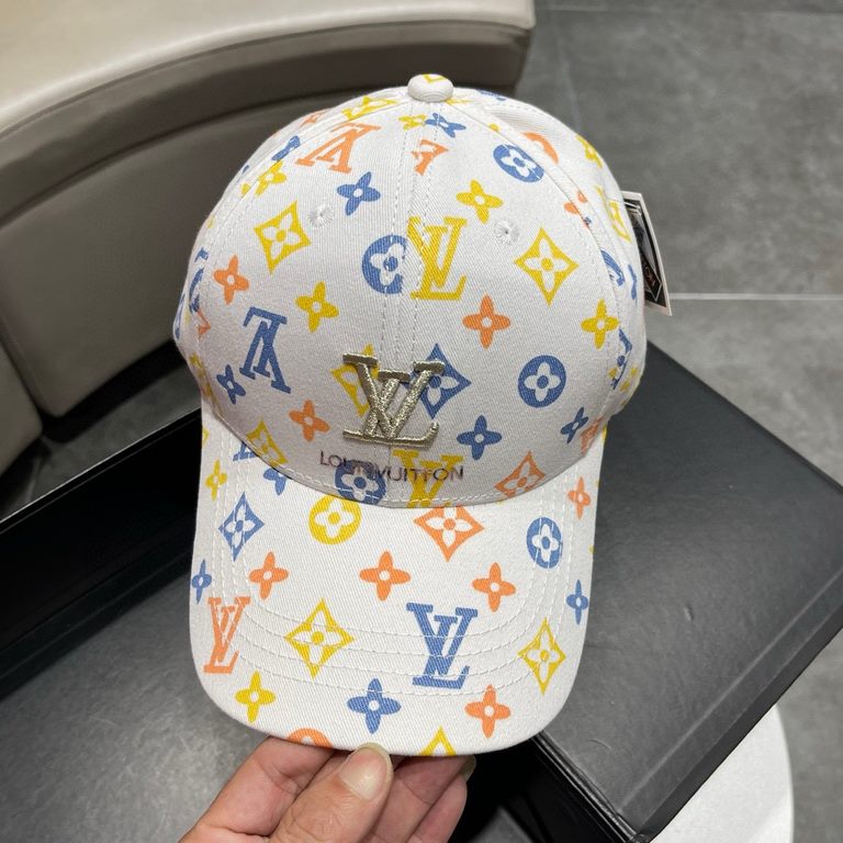 LV Louis Vuitton classic original single baseball cap 11 open mold ordering, the original counter long years burst version, the quality is superb, the basic head circumference of 56, the patch can be adjusted.