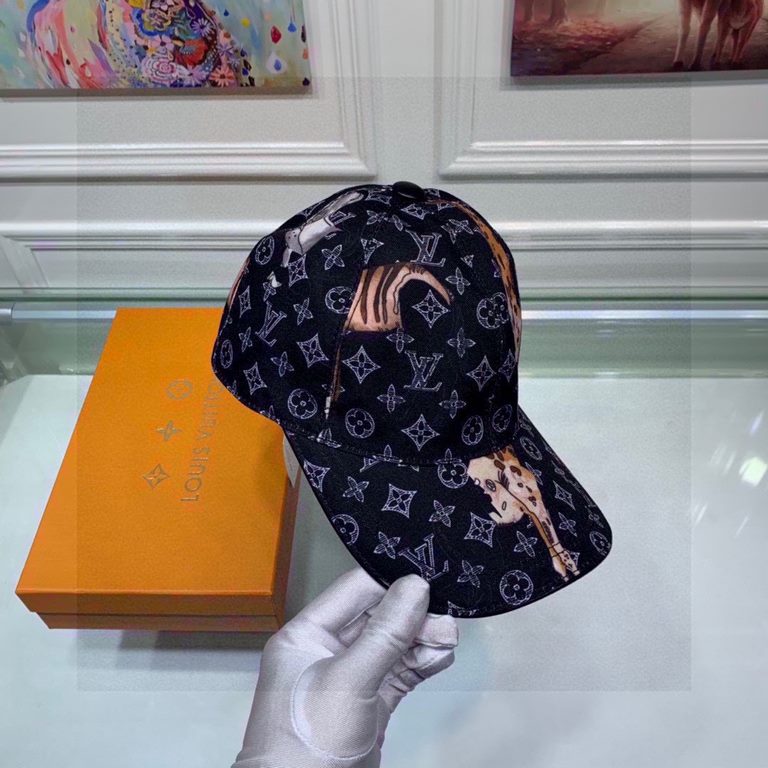 LV Louis Vuitton baseball cap.With box cloth bag, LV Louis Vuitton new original single baseball cap, animal silkscreen, 11 open mold customized, original silkscreen satin fabric   head layer cowhide, fashionable and hand