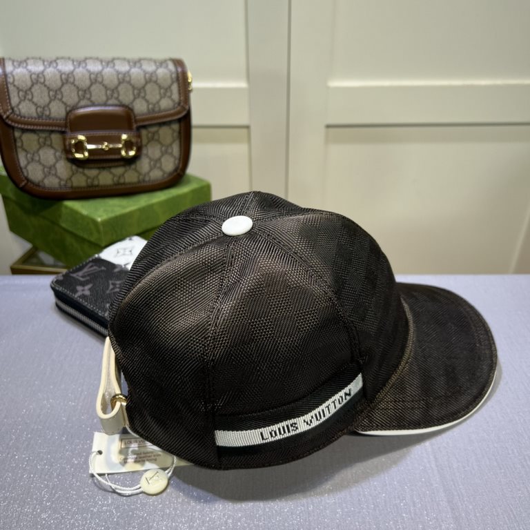 LV (Louis Vuitton) new original single baseball cap, 11 open mold customized, original printed satin fabric   counter plaid leather, meticulous and perfect workmanship, awesome quality, base head circumference 56, patch 