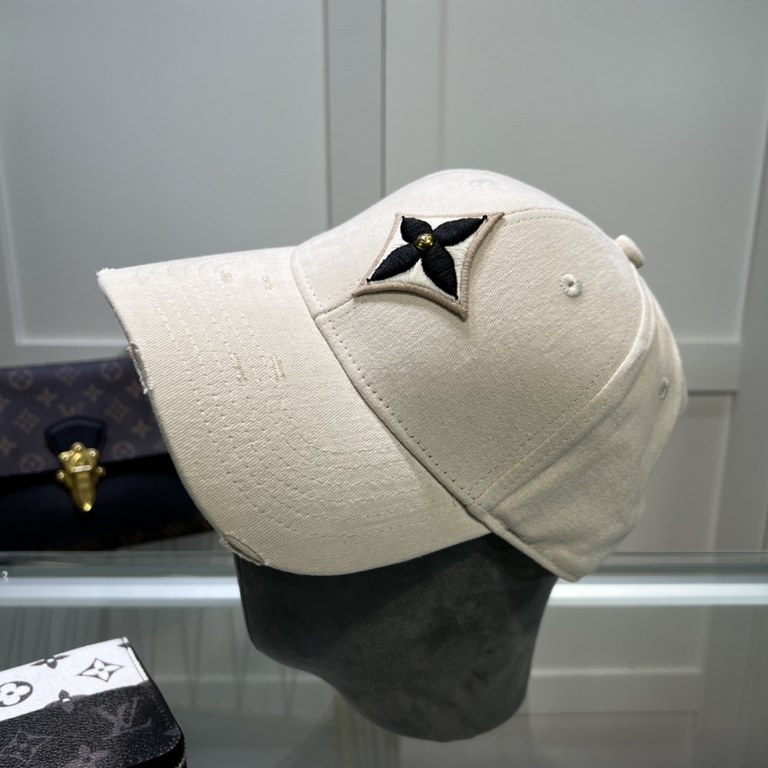 LouiVuittonLV  Counter new Louis Vuitton home embroidered baseball cap, simple and generous Men and women universal sun hat.